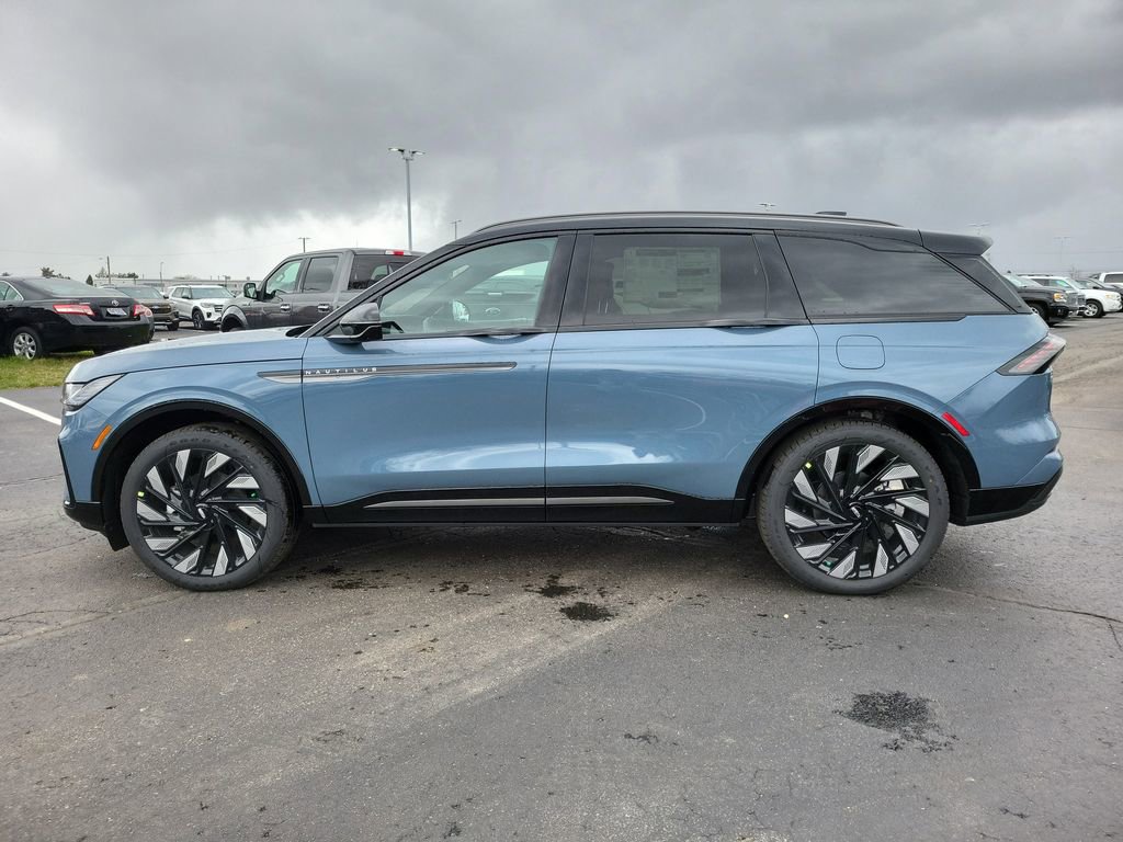 New 2026 Lincoln Nautilus Reserve w/ Jet Appearance Package image 7