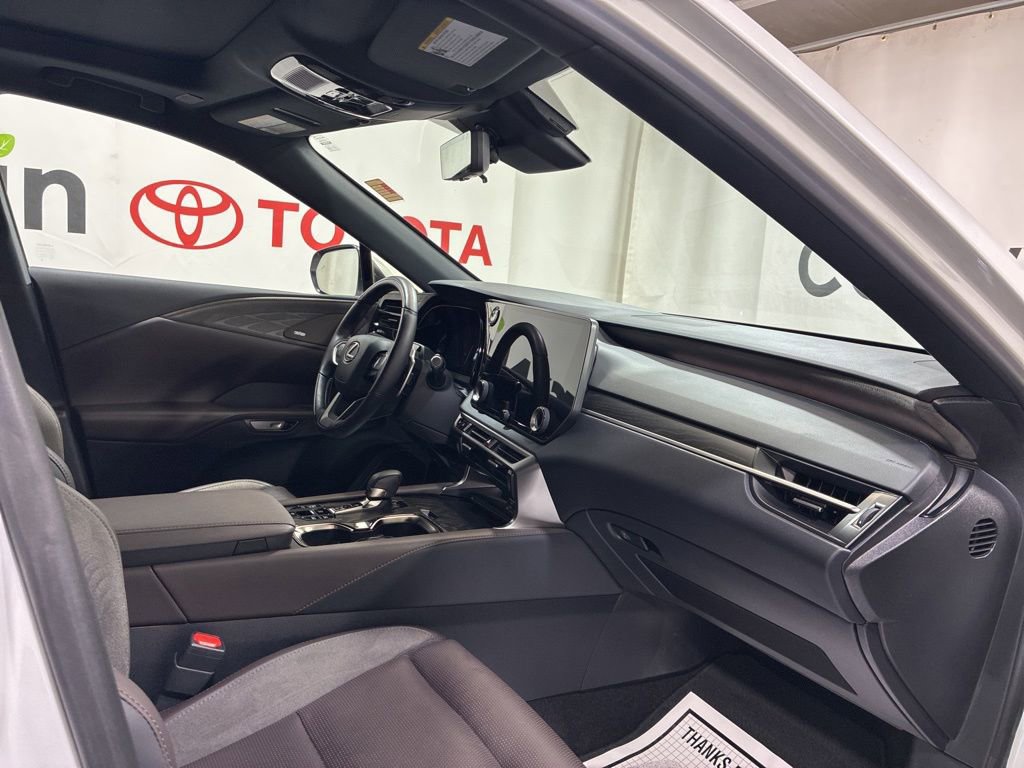 Used 2025 Lexus RX 450h AWD w/ Convenience Package image 13