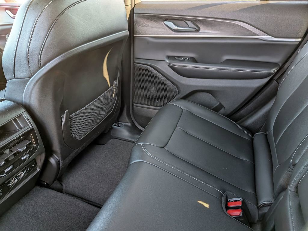 Used 2024 Jeep Grand Cherokee Limited w/ Trailer Tow Package image 23