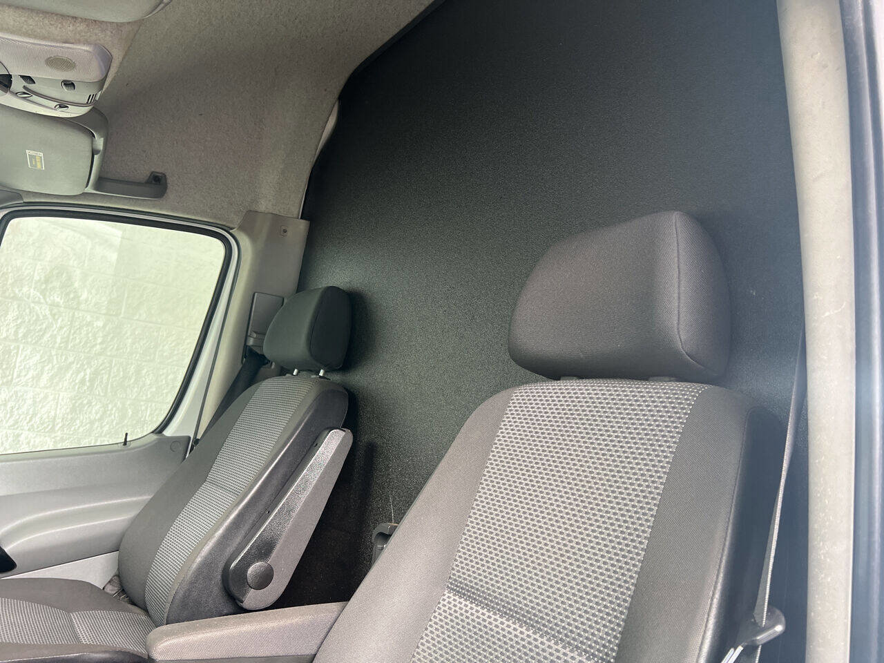Used 2010 Mercedes-Benz Sprinter 3500 image 10