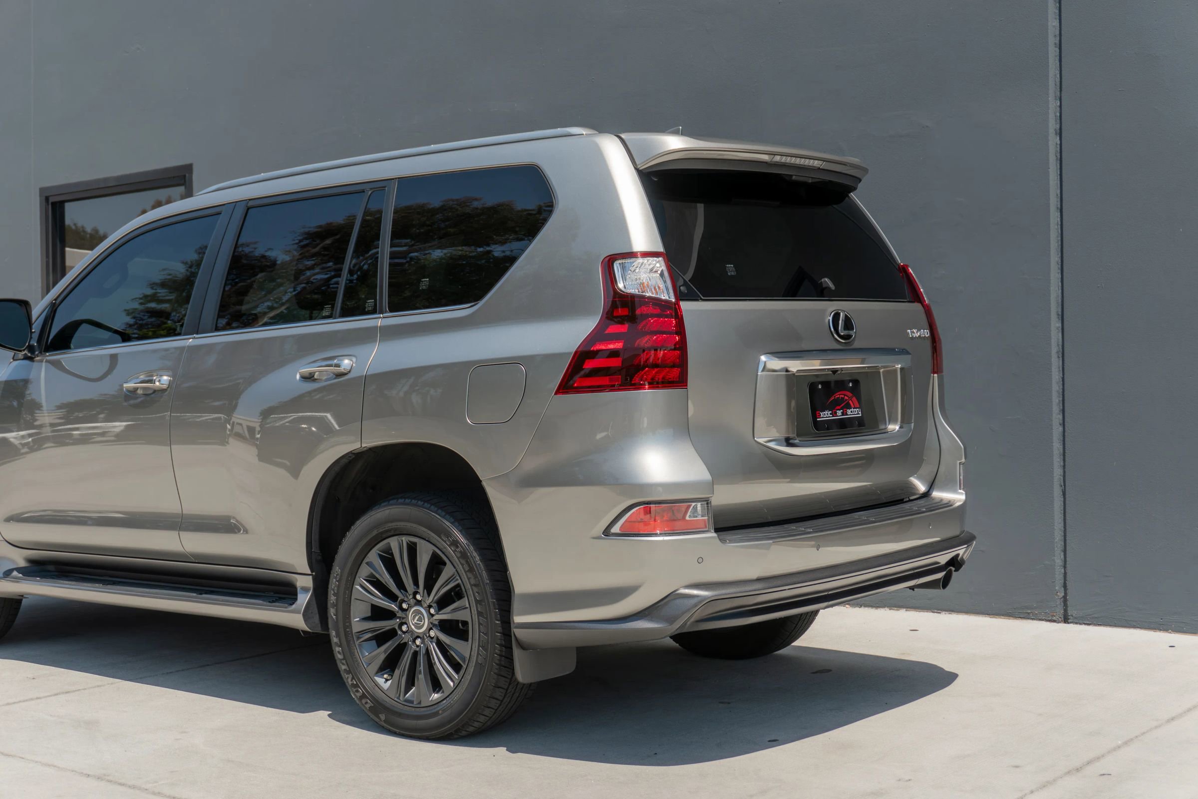 Used 2022 Lexus GX 460 Premium w/ Accessory Package AWD/4WD image 34