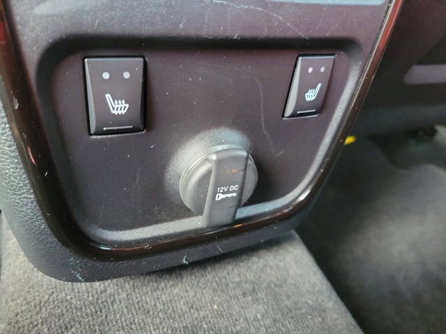 Used 2012 Chrysler 300 SRT8 w/ 19-Premium Speaker Group RWD image 16