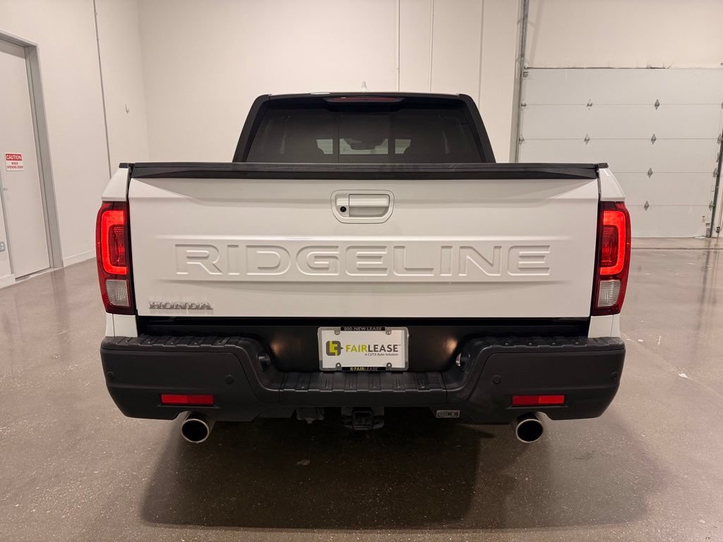 Used 2025 Honda Ridgeline Black Edition image 6
