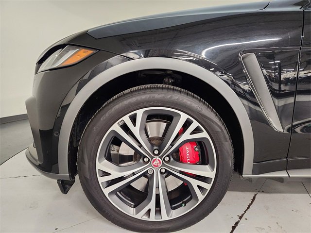 Used 2022 Jaguar F-PACE SVR image 11