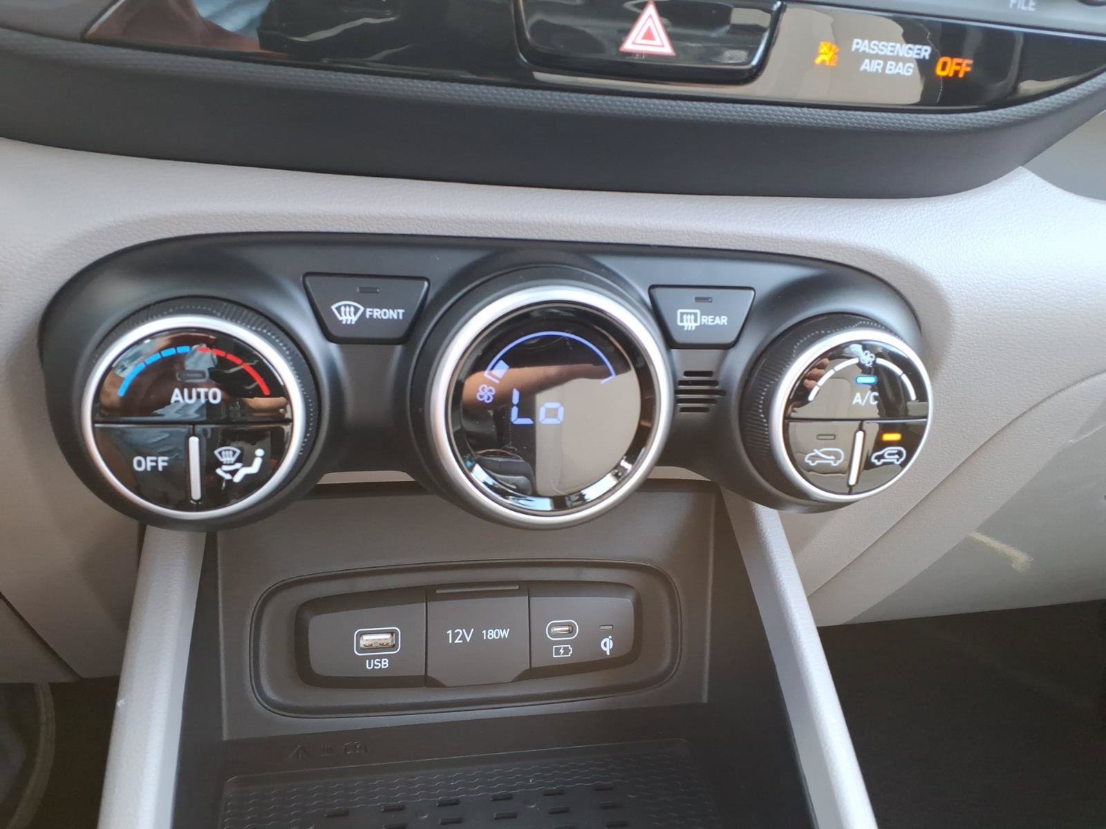 New 2026 Hyundai Venue SEL FWD image 10