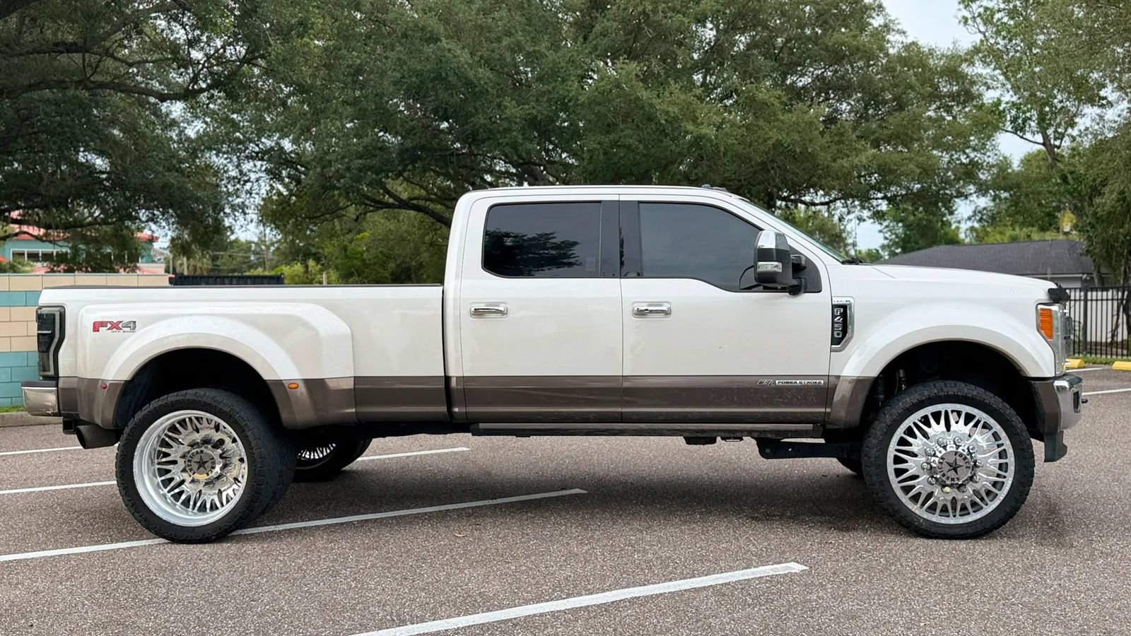 Used 2017 Ford F450 Lariat w/ Lariat Ultimate Package AWD/4WD image 5