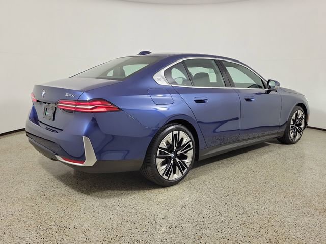 Used 2025 BMW 530i image 5
