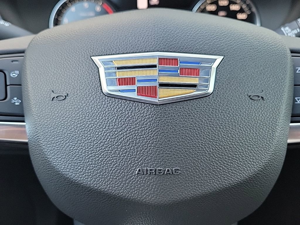 Used 2020 Cadillac XT4 Premium Luxury w/ Cold Weather Package image 35