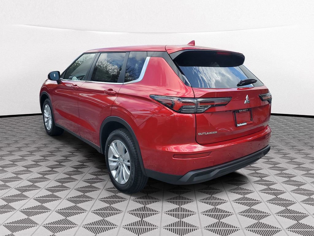 New 2026 Mitsubishi Outlander ES image 4