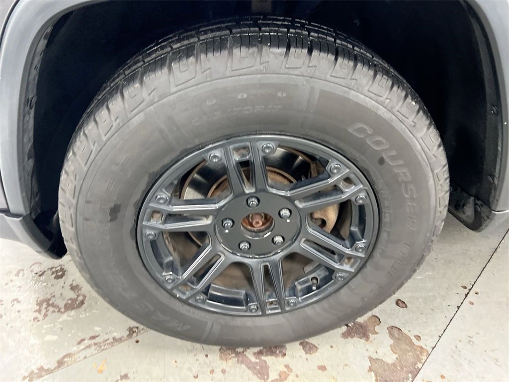 Used 2015 Jeep Grand Cherokee Limited image 27