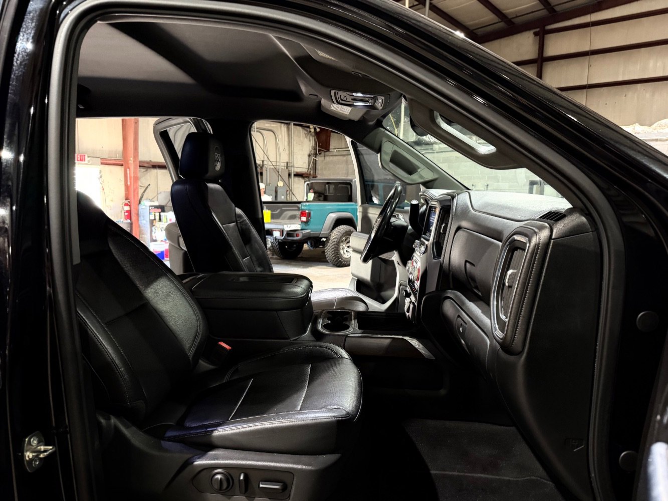 Used 2020 GMC Sierra 1500 SLT w/ SLT Premium Plus Package AWD/4WD image 26