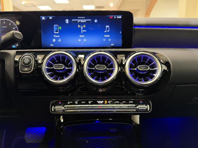 Used 2025 Mercedes-Benz CLA 250 image 11