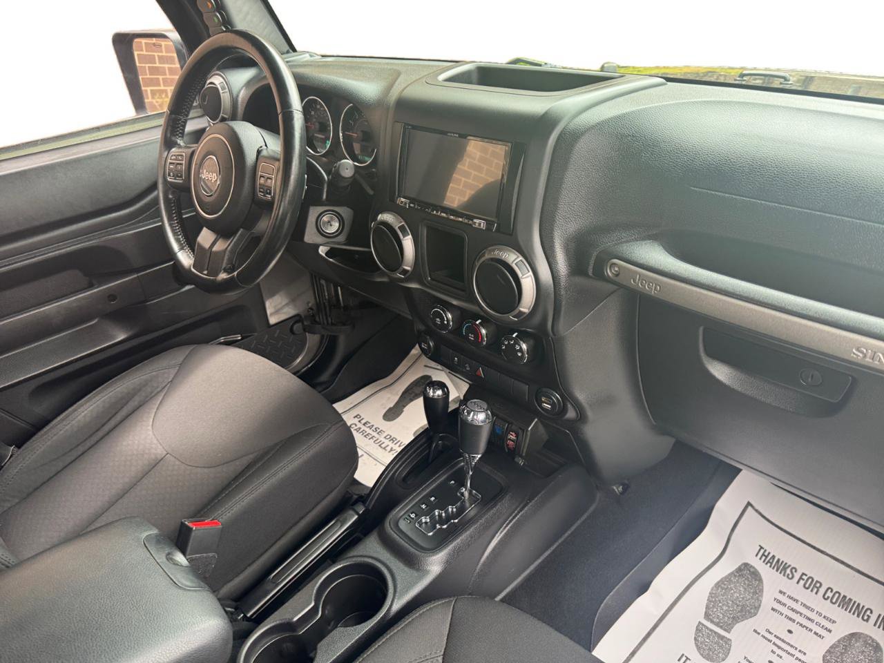 Used 2016 Jeep Wrangler Unlimited Sport w/ Connectivity Group AWD/4WD image 4