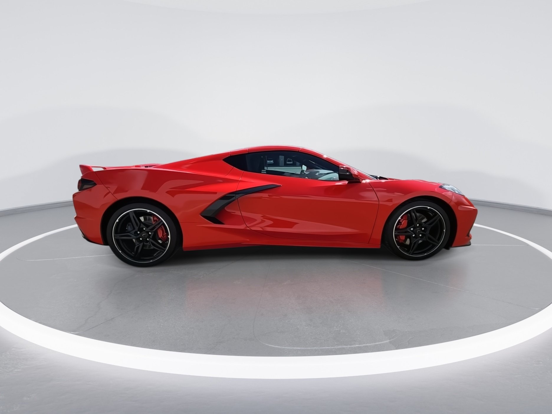 Used 2021 Chevrolet Corvette Stingray Coupe w/ Z51 Performance Package RWD image 9