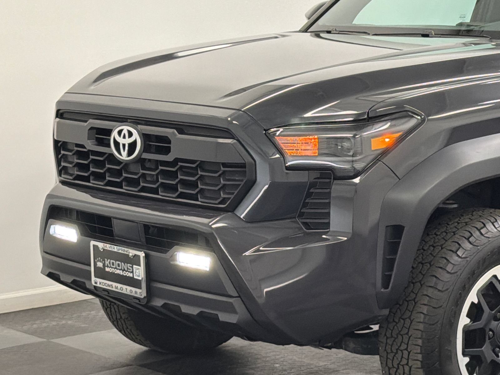 Used 2024 Toyota Tacoma TRD Off-Road AWD/4WD video 2