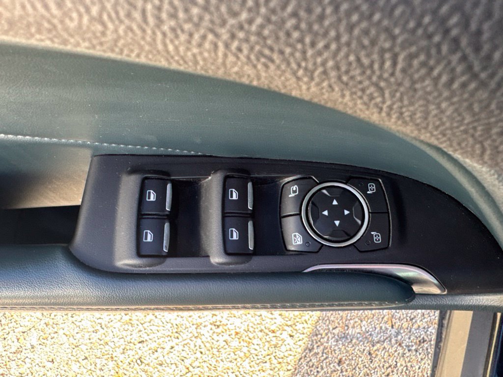 Used 2019 Lincoln MKC Reserve w/ MKC Climate Package AWD/4WD image 13