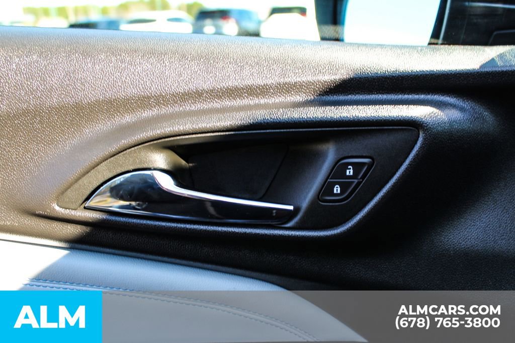 Used 2025 Chevrolet Trax LT w/ LT Convenience Package image 38