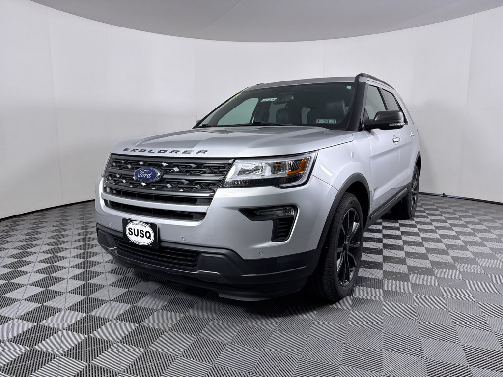 Used 2019 Ford Explorer XLT w/ Equipment Group 202A AWD/4WD image 16