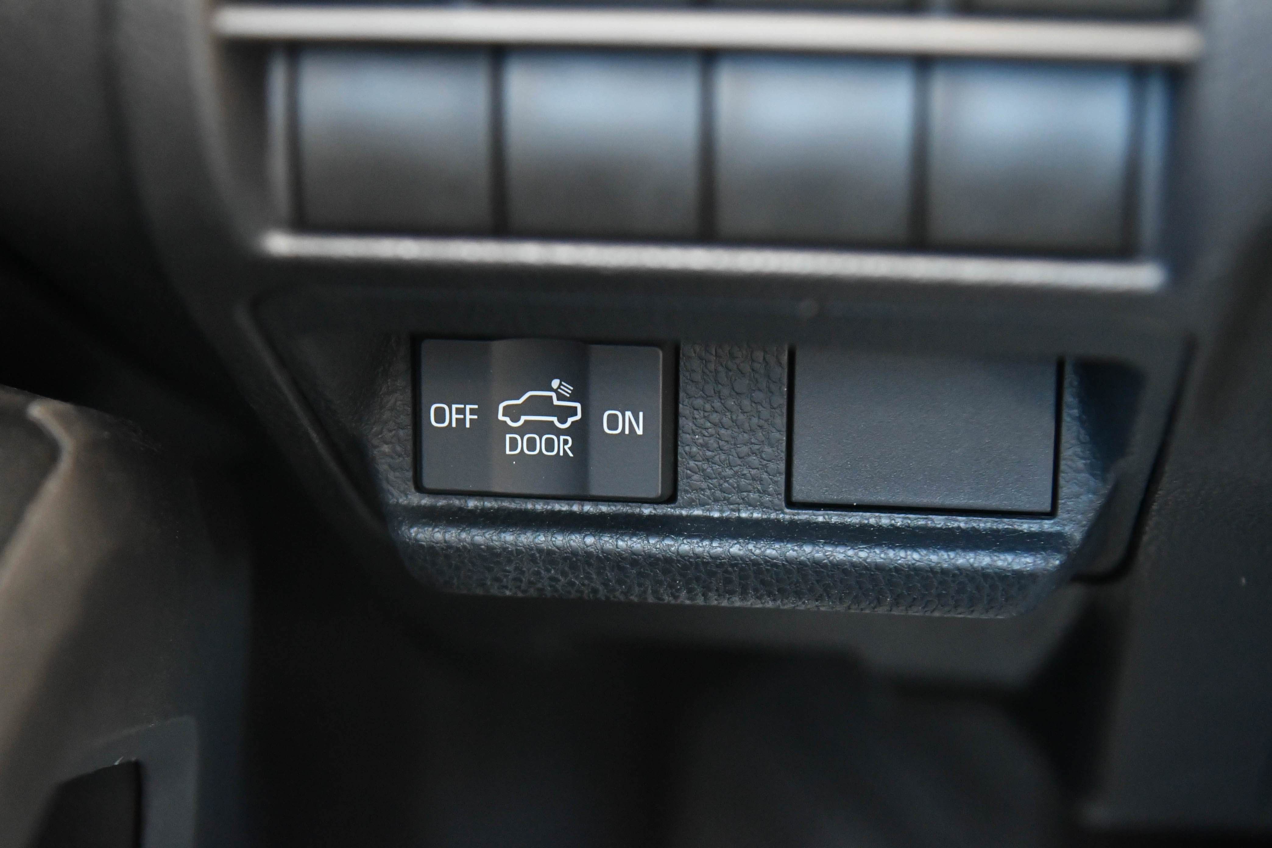 Used 2024 Toyota Tacoma SR5 image 34