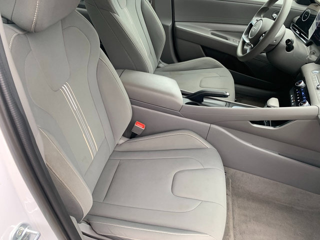 Certified 2024 Hyundai Elantra SEL FWD image 10