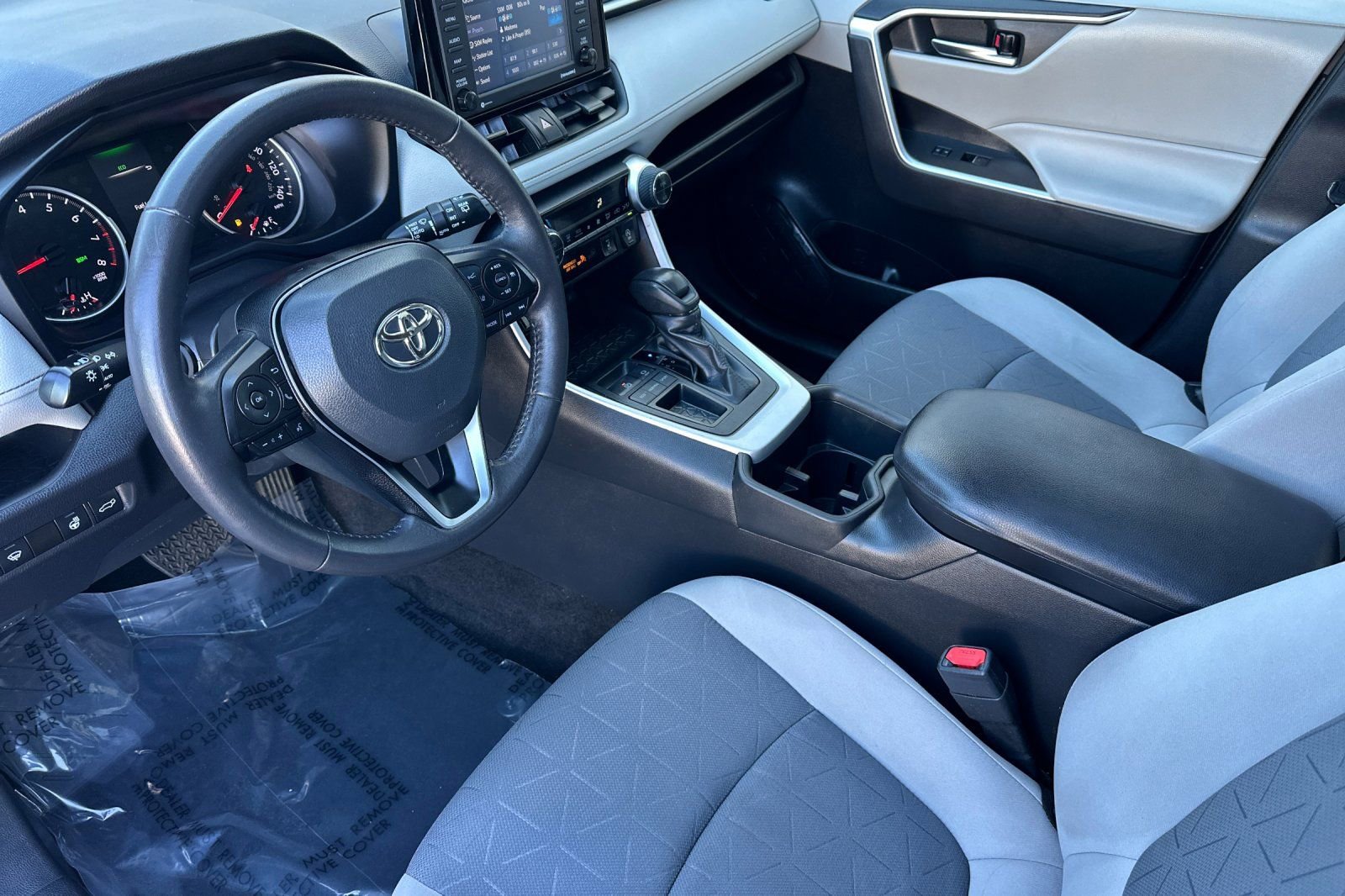 Certified 2022 Toyota RAV4 XLE w/ Convenience Package image 10