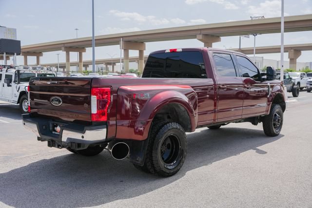 Used 2017 Ford F350 Lariat w/ Lariat Value Package AWD/4WD image 6