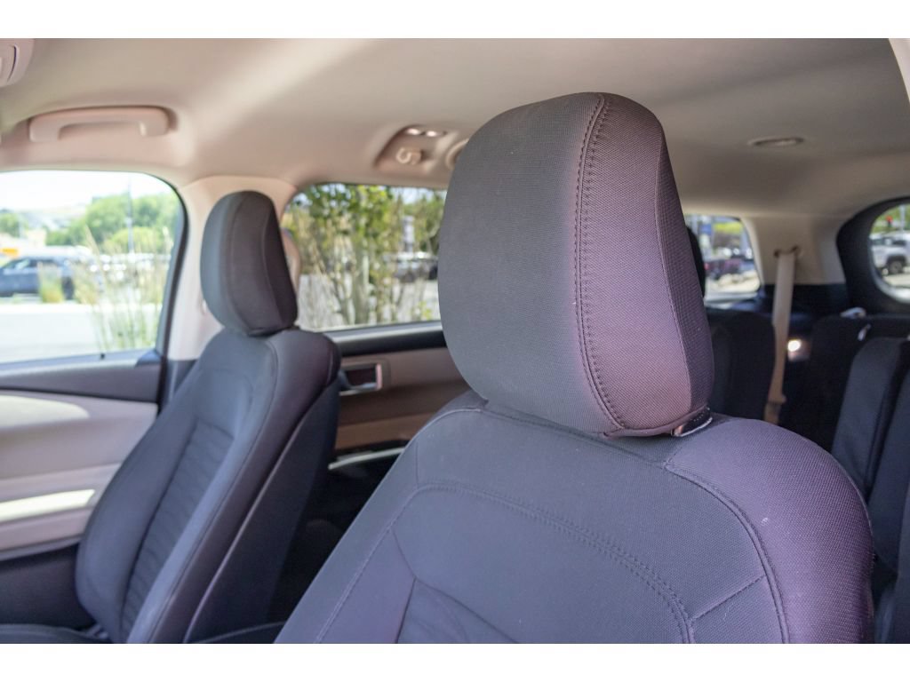 Used 2020 Ford Explorer XLT w/ Comfort Package AWD/4WD image 19
