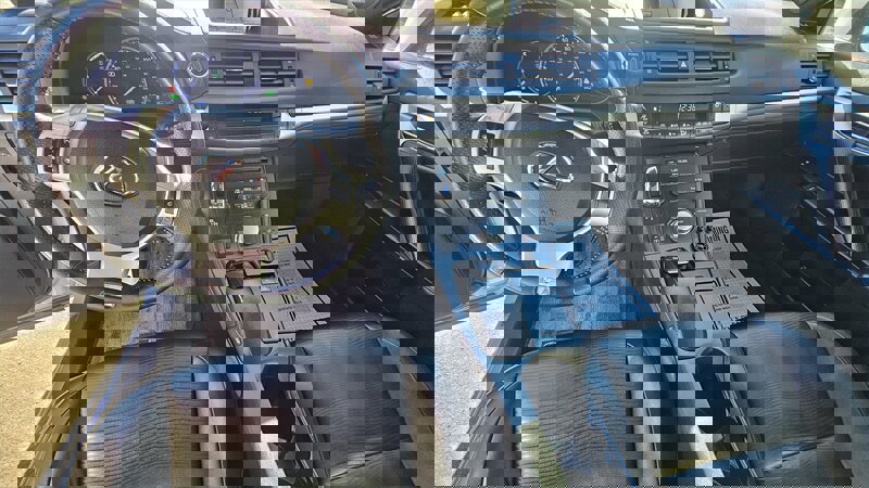 Used 2012 Lexus CT 200h Premium image 10