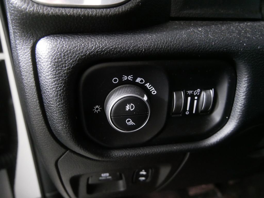 Used 2020 RAM 1500 Laramie image 15