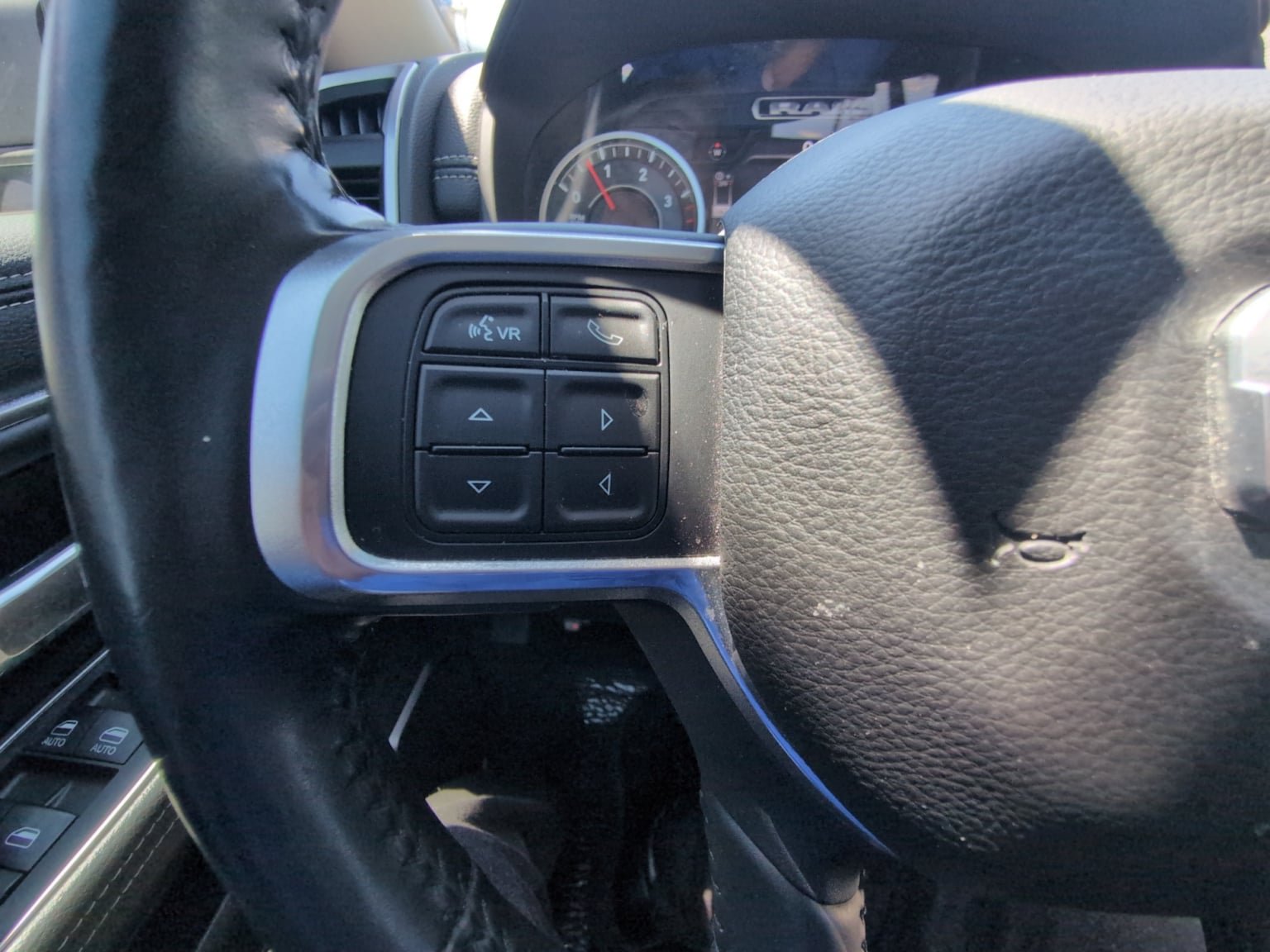 Used 2019 RAM 2500 Laramie AWD/4WD image 22