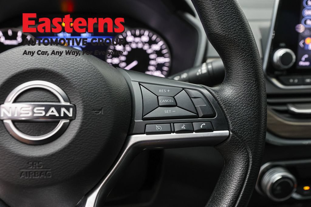 Used 2023 Nissan Altima 2.5 SV AWD/4WD image 16