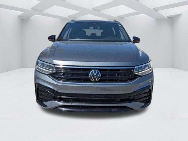 Used 2024 Volkswagen Tiguan SE R-Line image 11