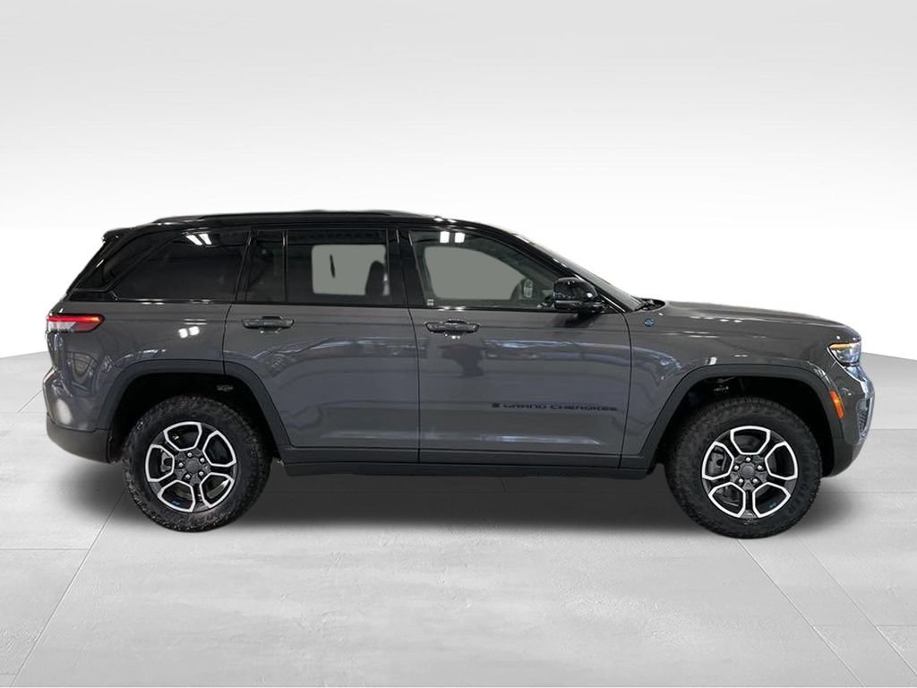 New 2024 Jeep Grand Cherokee Trailhawk w/ Advanced Protech Group II AWD/4WD image 3