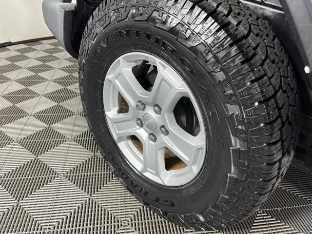 Used 2022 Jeep Wrangler Unlimited Sport AWD/4WD image 17