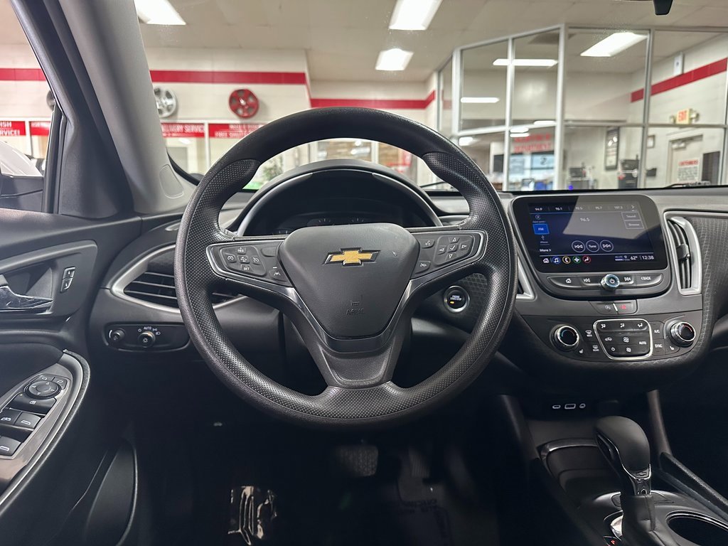 Used 2023 Chevrolet Malibu LT image 14
