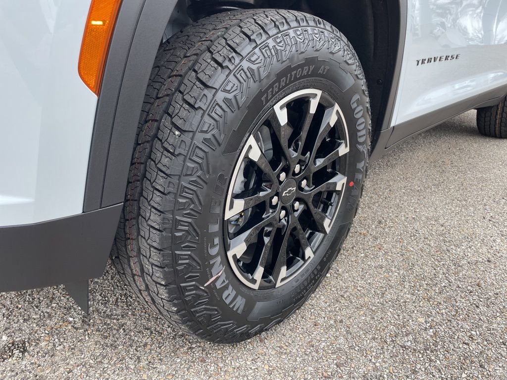 New 2026 Chevrolet Traverse Z71 w/ Driver Confidence Package image 10