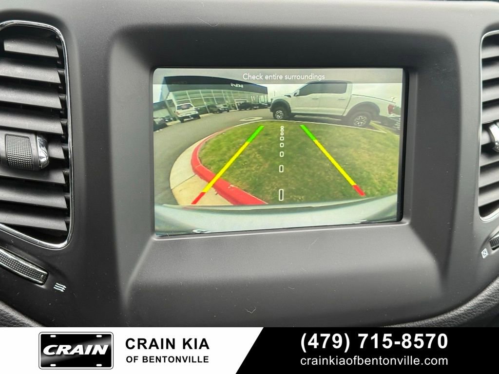 Used 2018 Jeep Compass Latitude w/ Popular Equipment Group image 17