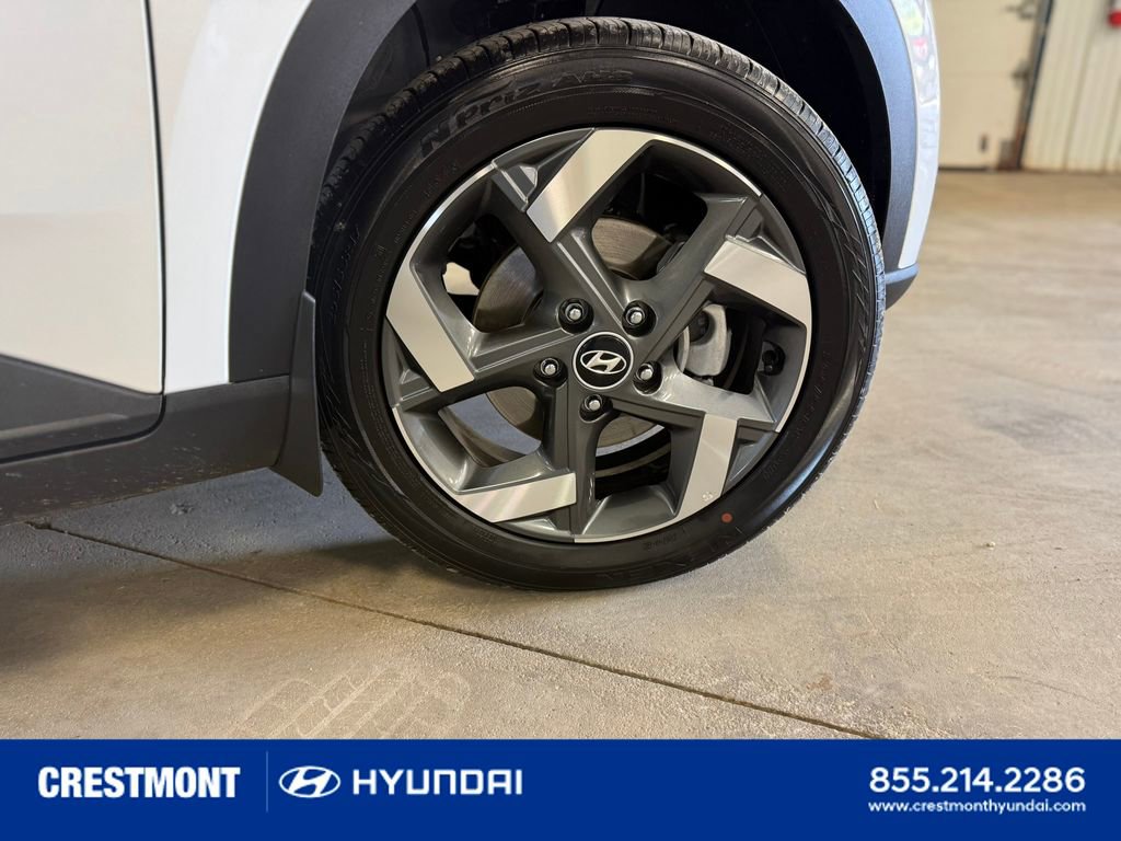 Used 2026 Hyundai Venue SEL FWD image 16