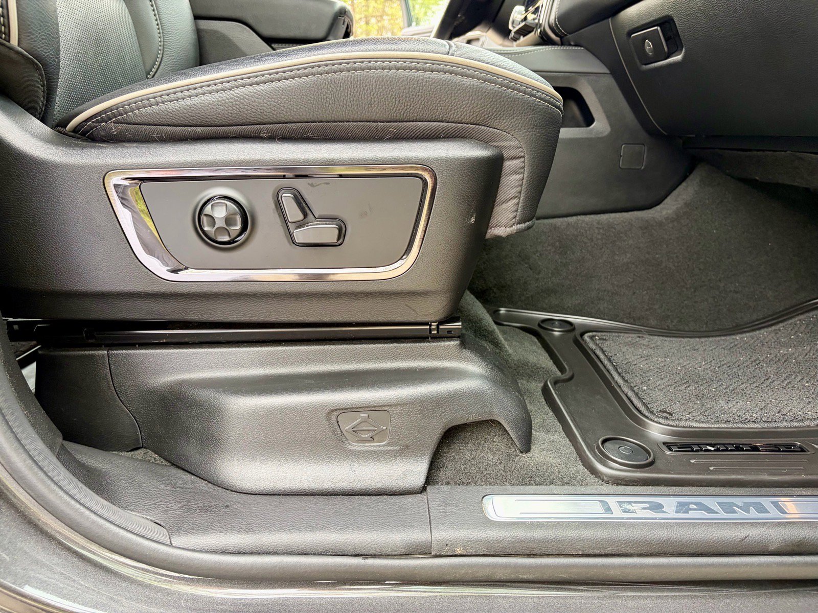 Used 2024 RAM 1500 Limited image 21