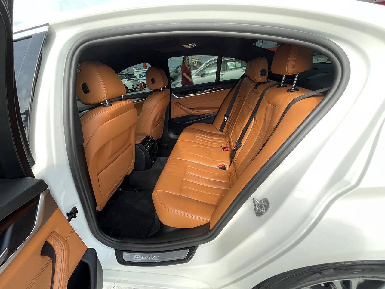 Used 2018 BMW 530e xDrive AWD/4WD image 11