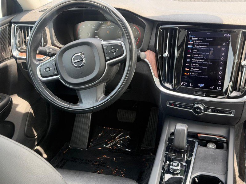 Certified 2022 Volvo S60 B5 Momentum FWD image 13
