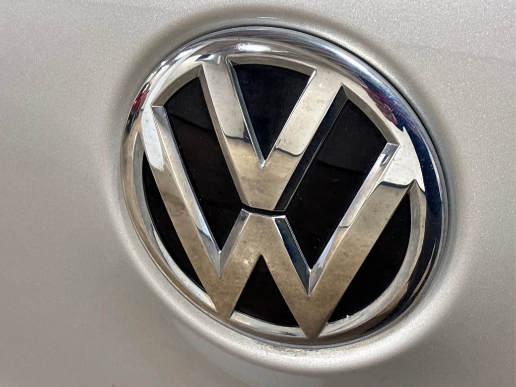 Used 2017 Volkswagen Tiguan S image 15