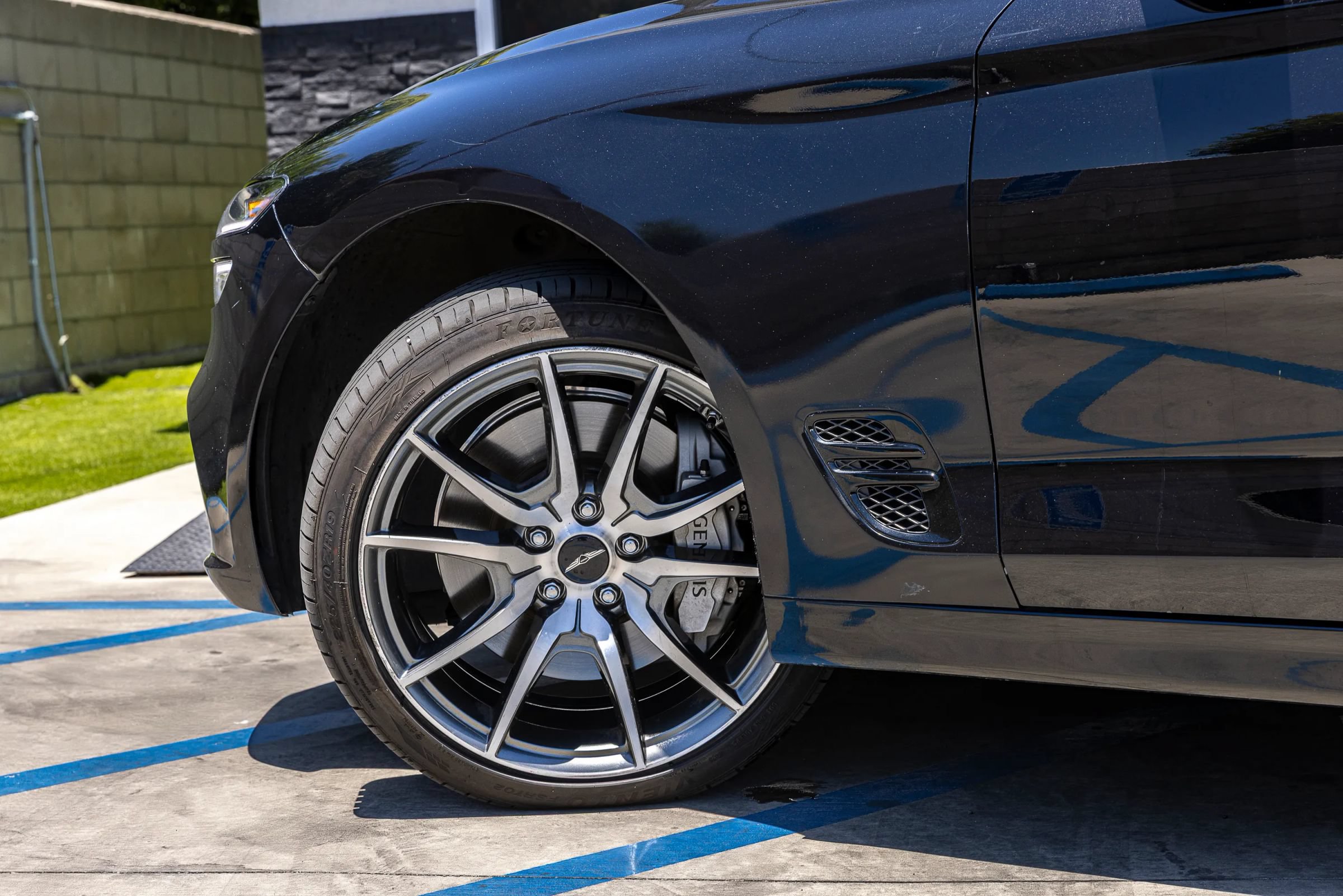 Used 2025 Genesis G70 2.5T RWD image 39
