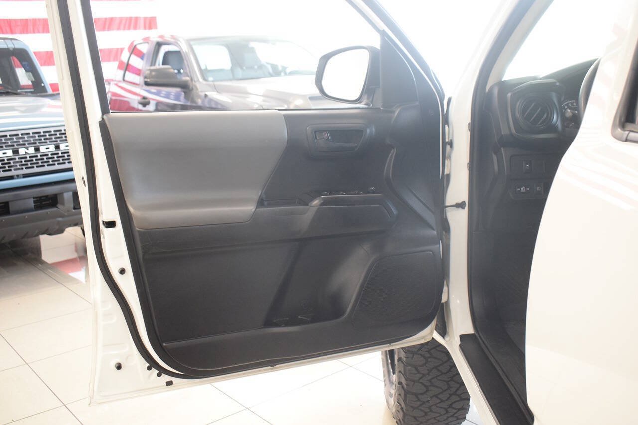 Used 2021 Toyota Tacoma SR AWD/4WD image 22