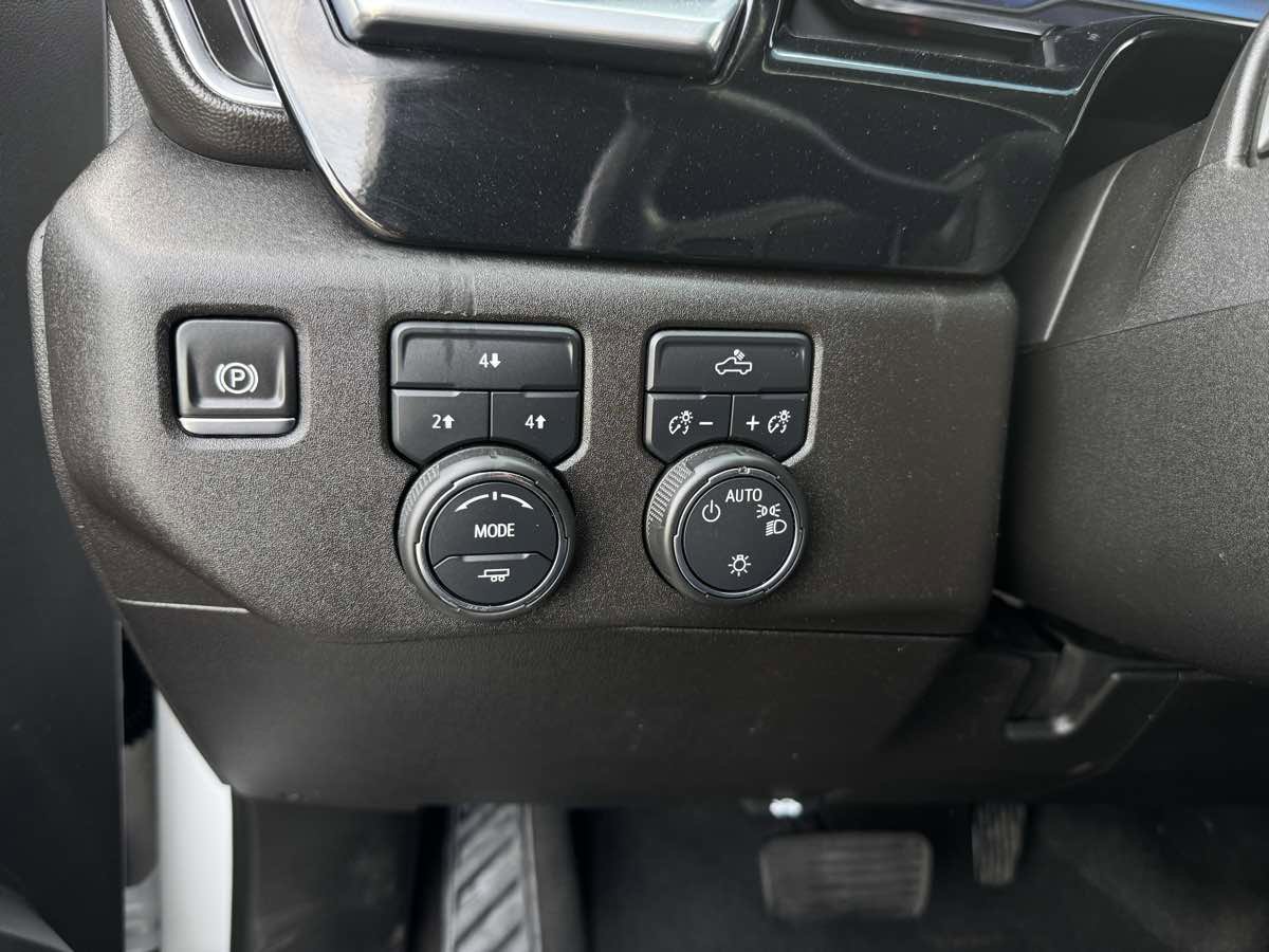 Used 2024 Chevrolet Silverado 2500 LT image 12