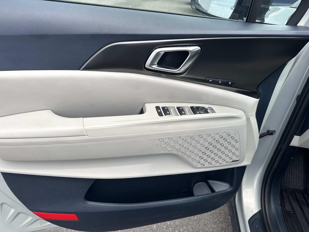 New 2025 Kia Carnival SX Prestige FWD image 25