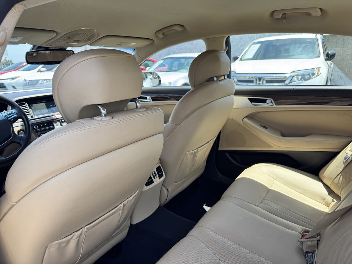 Used 2015 Hyundai Genesis 3.8 RWD image 26