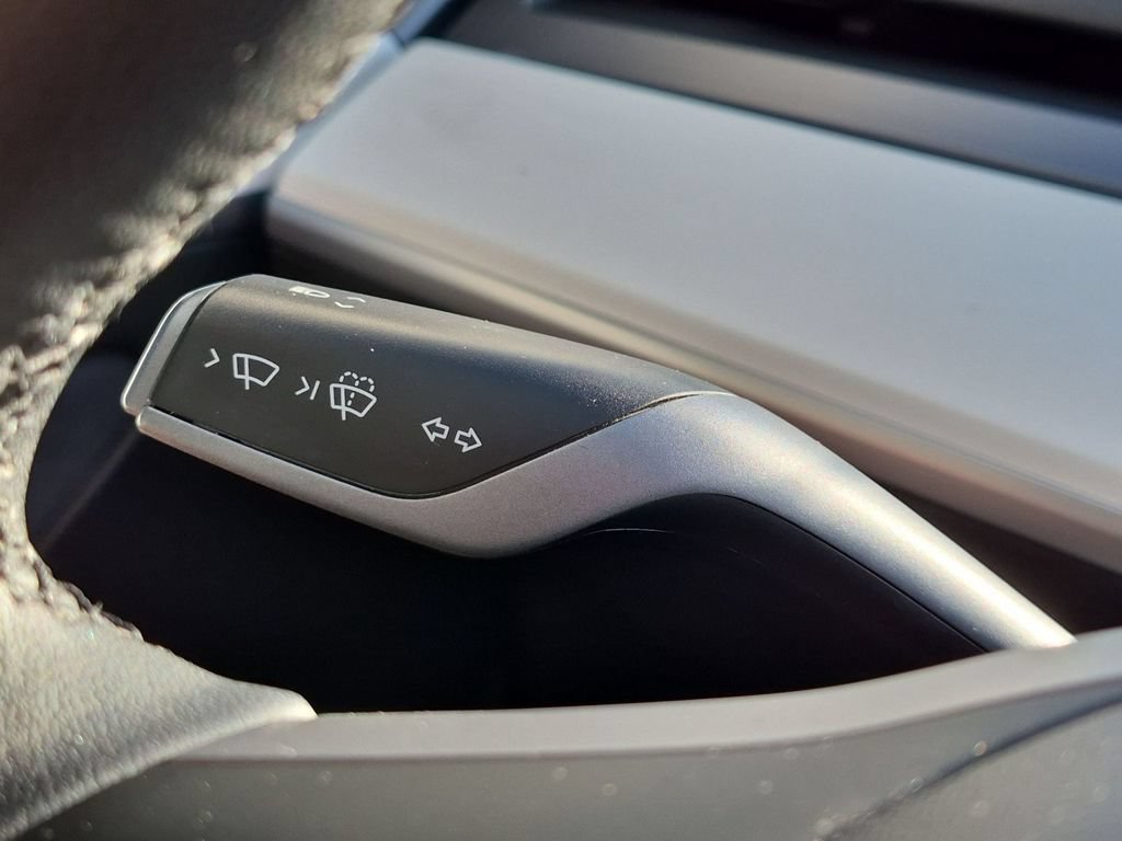 Used 2021 Tesla Model 3 Standard Range Plus RWD image 19