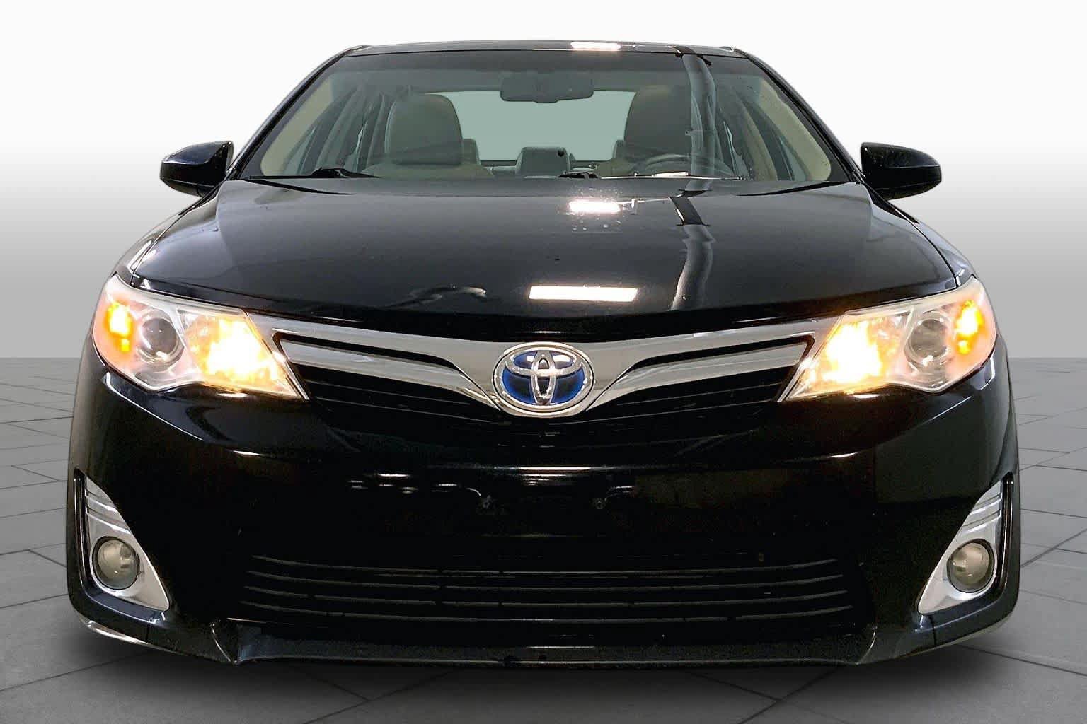 Used 2012 Toyota Camry XLE w/ Leather Pkg FWD image 3