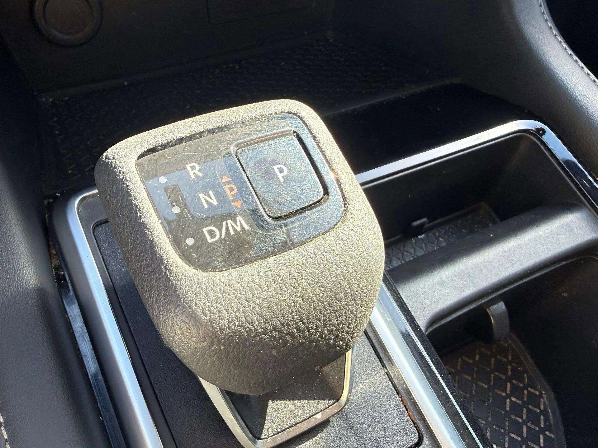 Used 2024 Nissan Pathfinder SV image 43